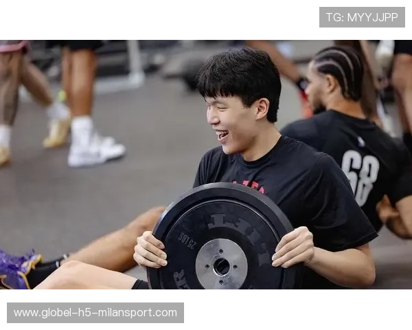 杨瀚森赛前热身训练：拍摄为重，挑战自我极限