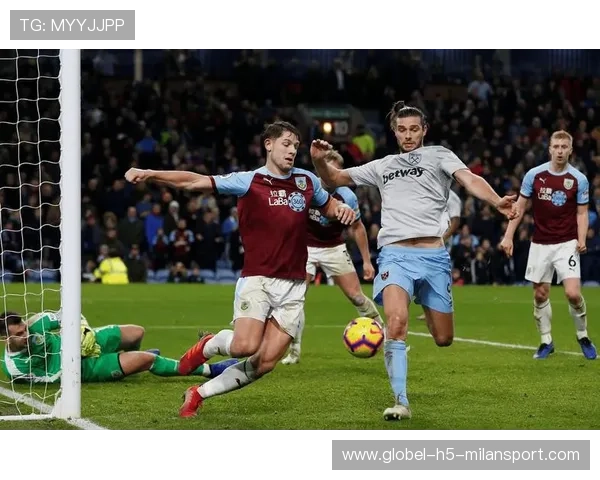 西汉姆联与伯恩利激战保级关键战谁能笑到最后