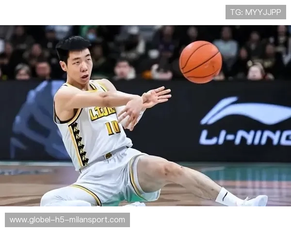 CBA 球员用突破吸引包夹助攻成名场 CBA 球员用突破吸引包夹助攻成名场