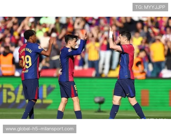 巴萨高位断球发起闪击，佩德里挑射再添一分