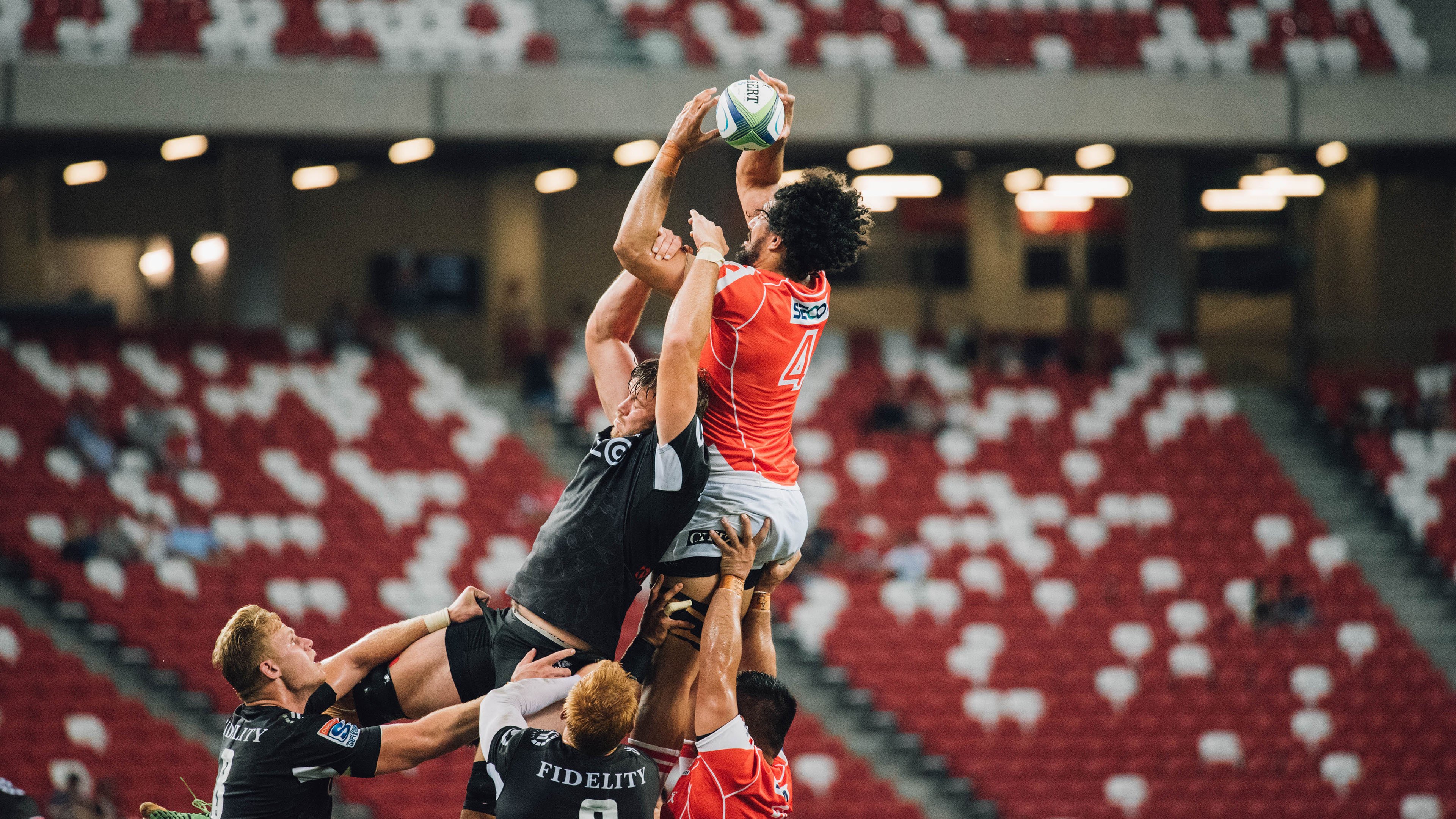 “自由搏击英雄集结，四川省体育馆上演极限对决”